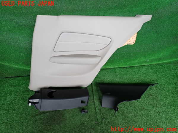 5UPJ-21347675]BMW 135i クーペ(UC35)(E82)右リアピラートリム 中古_m0001.jpg