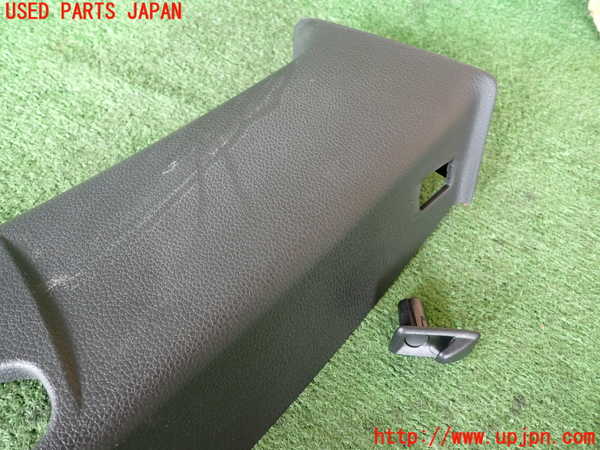 5UPJ-21347675]BMW 135i クーペ(UC35)(E82)右リアピラートリム 中古_m0003.jpg