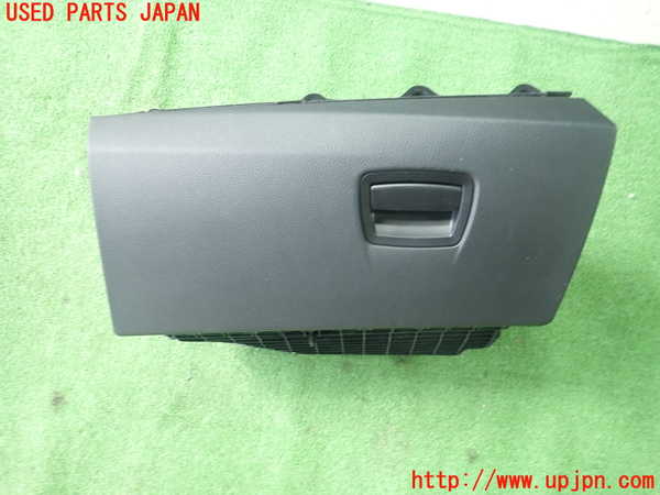 1UPJ-21357516]BMW 523i ツーリング(XL20 F11)グローブボックス1 中古_m0001.jpg