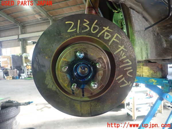 5UPJ-21364290]レガシィ ワゴン(BP5)右フロントナックルハブ 中古_m0001.jpg