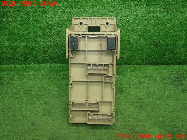 5UPJ-21366742]レガシィ ワゴン(BP5)ヒューズボックス2 中古_m0002.jpg