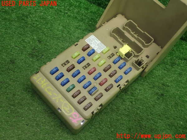 5UPJ-21366742]レガシィ ワゴン(BP5)ヒューズボックス2 中古_m0003.jpg