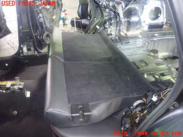 5UPJ-21367385]レガシィ ワゴン(BP5)リアシート 中古_m0003.jpg