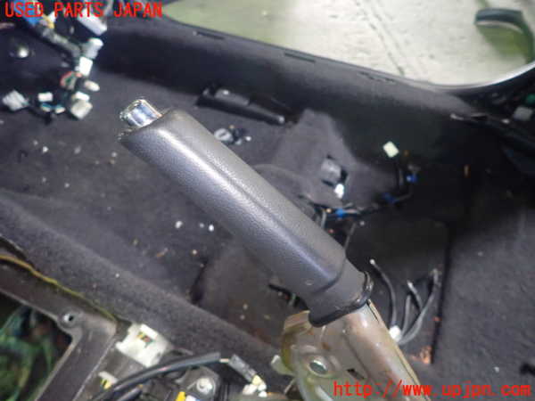 5UPJ-21367550]レガシィ ワゴン(BP5)サイドブレーキレバー 中古_m0003.jpg