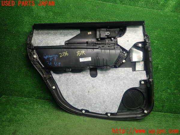 5UPJ-21361294]レガシィ ワゴン(BP5)右後ドア内張り 中古_m0005.jpg