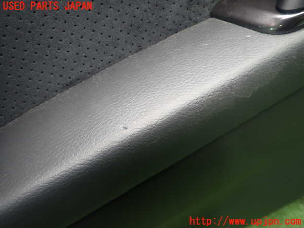 5UPJ-21361324]レガシィ ワゴン(BP5)左後ドア内張り 中古_m0004.jpg