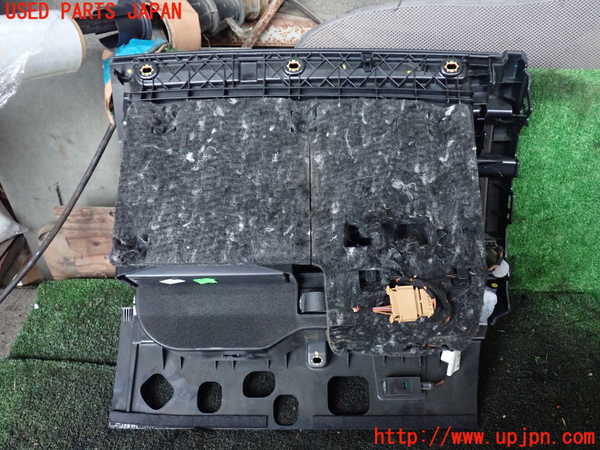 1UPJ-21377516]アウディ・S7 スポーツバック(4GCEUL)グローブボックス1 中古_m0004.jpg