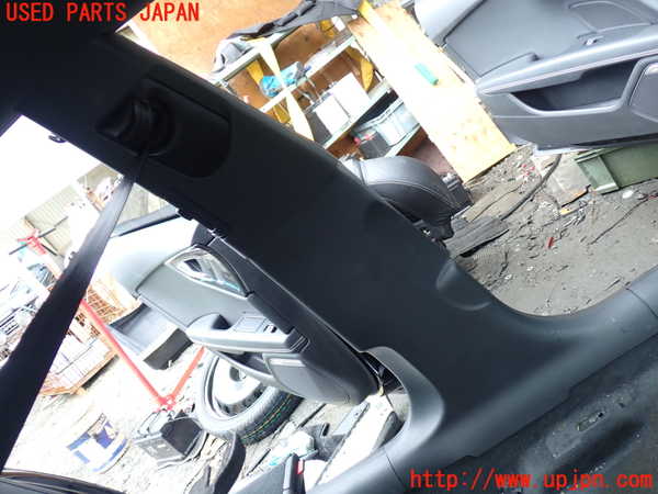 1UPJ-21377670]アウディ・S7 スポーツバック(4GCEUL)左センターピラートリム 中古_m0001.jpg