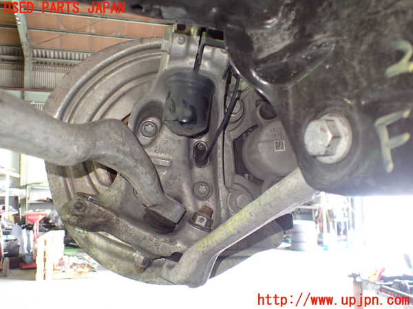 5UPJ-21384290]BMW 118d(1S20 F20)右フロントナックルハブ 中古_m0002.jpg