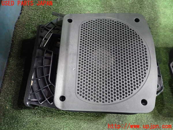 1UPJ-21386530]BMW 118d(1S20 F20)ウーハー 中古_m0003.jpg