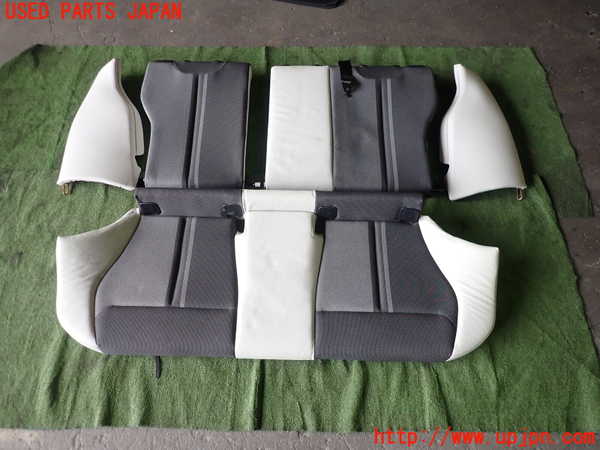 5UPJ-21387385]BMW 118d(1S20 F20)リアシート 中古_m0001.jpg