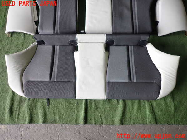 5UPJ-21387385]BMW 118d(1S20 F20)リアシート 中古_m0003.jpg