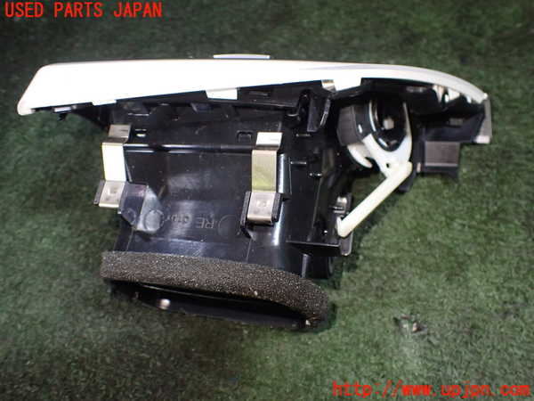 5UPJ-21387526]BMW 118d(1S20 F20)エアコン吹き出し口1 (右) 中古_m0004.jpg
