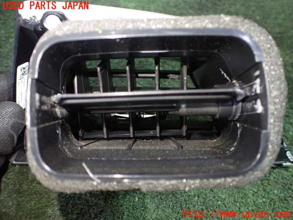 5UPJ-21387526]BMW 118d(1S20 F20)エアコン吹き出し口1 (右) 中古_m0005.jpg