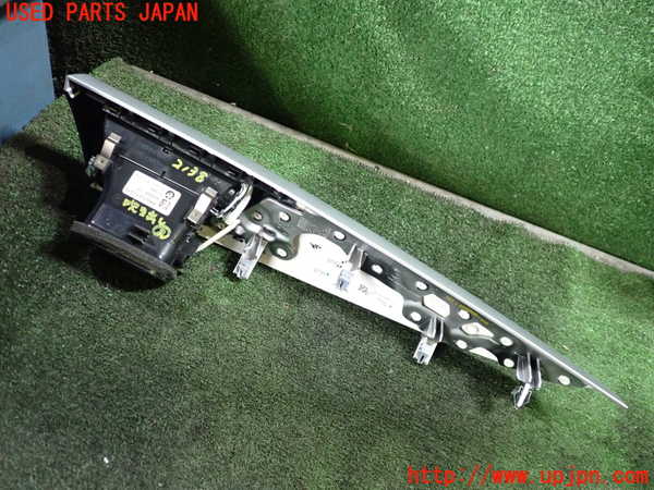 5UPJ-21387527]BMW 118d(1S20 F20)エアコン吹き出し口2 (左) 中古_m0004.jpg
