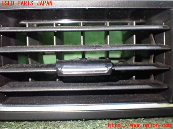 5UPJ-21387528]BMW 118d(1S20 F20)エアコン吹き出し口3 (真中) 中古_m0002.jpg