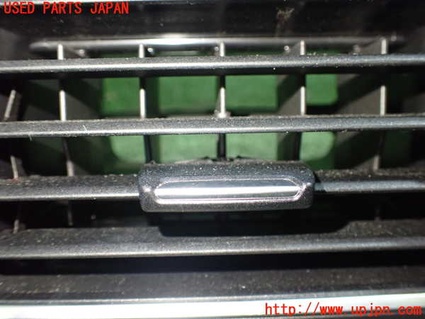 5UPJ-21387528]BMW 118d(1S20 F20)エアコン吹き出し口3 (真中) 中古_m0003.jpg