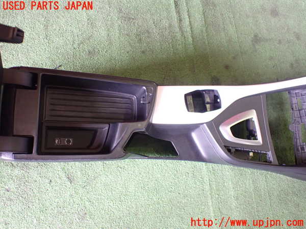5UPJ-21387540]BMW 118d(1S20 F20)センターコンソール 中古_m0002.jpg