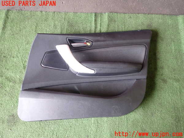 5UPJ-21381234]BMW 118d(1S20 F20)右前ドア内張り 中古_m0001.jpg