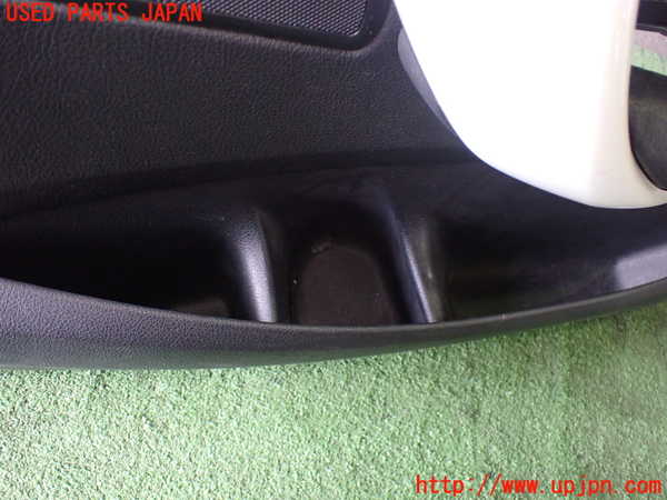 5UPJ-21381234]BMW 118d(1S20 F20)右前ドア内張り 中古_m0003.jpg