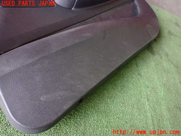 5UPJ-21381234]BMW 118d(1S20 F20)右前ドア内張り 中古_m0004.jpg
