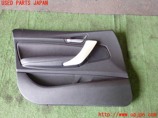 1UPJ-21381264]BMW 118d(1S20 F20)左前ドア内張り 中古_m0001.jpg