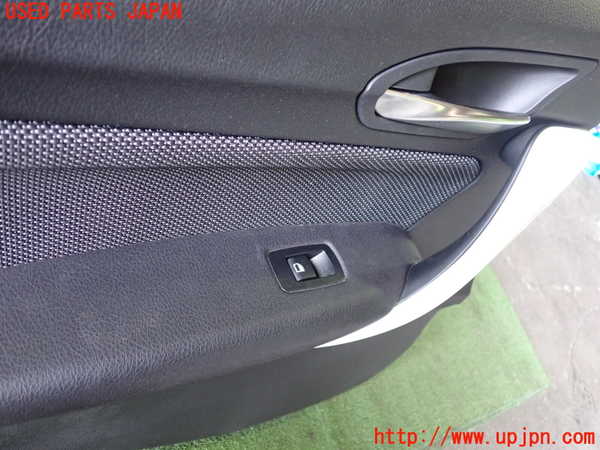 5UPJ-21381324]BMW 118d(1S20 F20)左後ドア内張り 中古_m0002.jpg