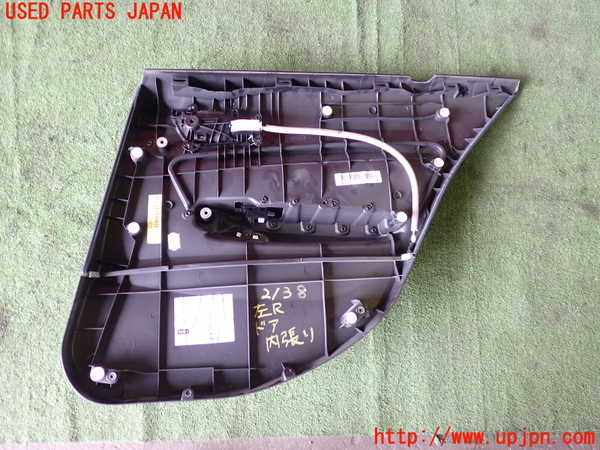 5UPJ-21381324]BMW 118d(1S20 F20)左後ドア内張り 中古_m0004.jpg