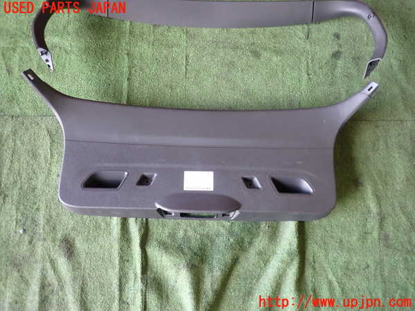 1UPJ-21381578]BMW 118d(1S20 F20)バックドア内張り 中古_m0003.jpg
