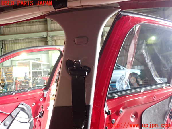 5UPJ-21387665]BMW 118d(1S20 F20)右センターピラートリム 中古_m0002.jpg