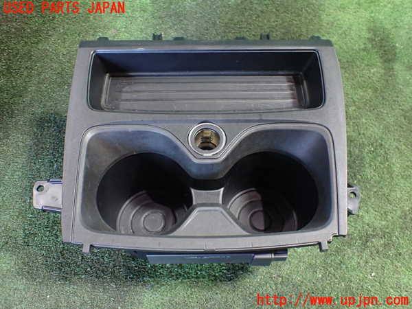 5UPJ-21387810]BMW 118d(1S20 F20)ドリンクホルダー 中古_m0001.jpg