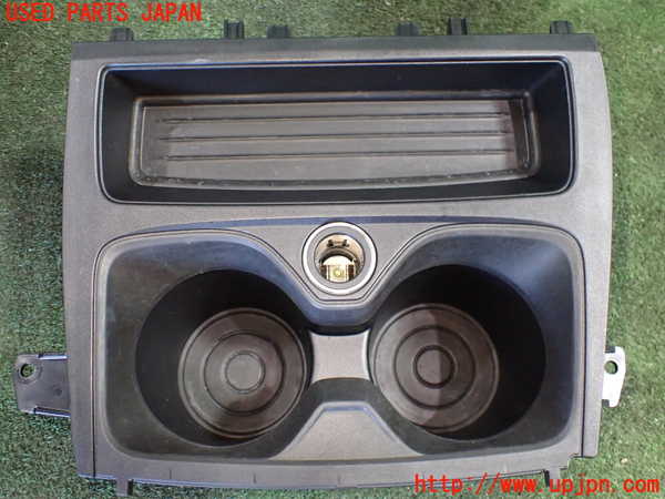 5UPJ-21387810]BMW 118d(1S20 F20)ドリンクホルダー 中古_m0002.jpg