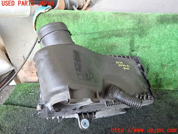 5UPJ-21392560]ポルシェ・カイエン S ハイブリッド(92ACGE)エアクリーナーボックス 中古_m0001.jpg