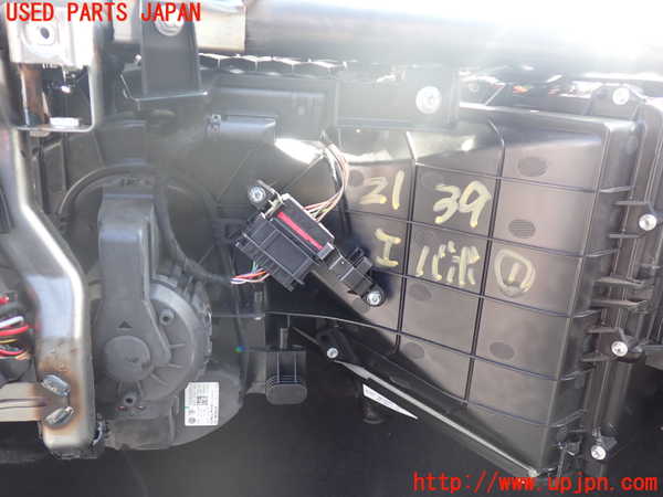 1UPJ-21396081]ポルシェ・カイエン S ハイブリッド(92ACGE)エバポレーター1 中古_m0003.jpg