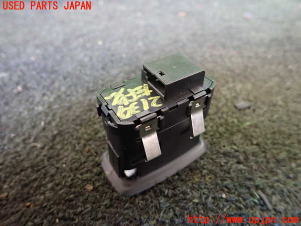 5UPJ-21396245]ポルシェ・カイエン S ハイブリッド(92ACGE)左前パワーウィンドウスイッチ 中古_m0002.jpg