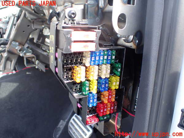 1UPJ-21396741]ポルシェ・カイエン S ハイブリッド(92ACGE)ヒューズボックス1 中古_m0001.jpg