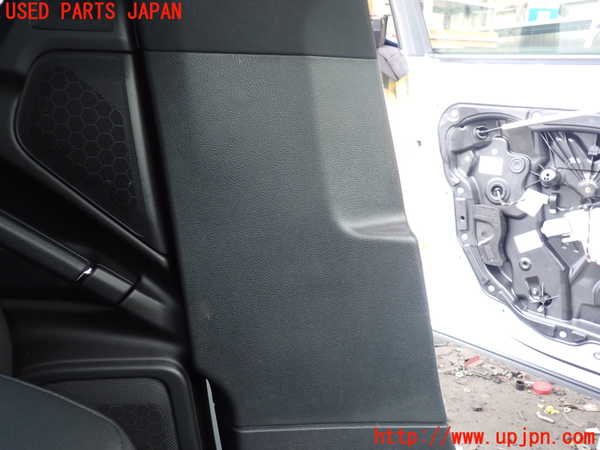 5UPJ-21397670]ポルシェ・カイエン S ハイブリッド(92ACGE)左センターピラートリム 中古_m0003.jpg