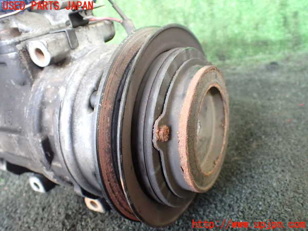 1UPJ-21406025]ランクル70系(HZJ73HV)エアコンコンプレッサー 中古_m0003.jpg