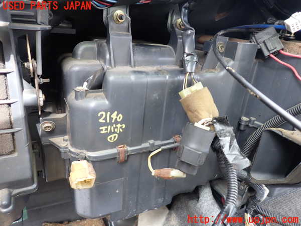 1UPJ-21406081]ランクル70系(HZJ73HV)エバポレーター1 中古_m0001.jpg