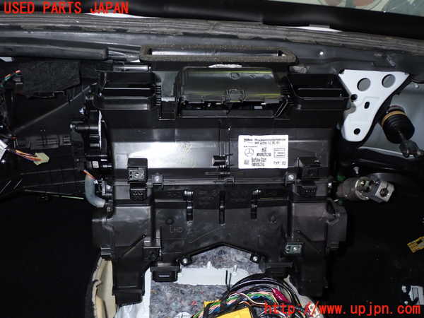 1UPJ-21416081]ベンツ C220 d ステーションワゴン(S205)(205204)エバポレーター1 中古_m0002.jpg