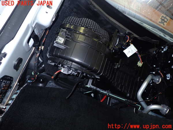 1UPJ-21416081]ベンツ C220 d ステーションワゴン(S205)(205204)エバポレーター1 中古_m0003.jpg