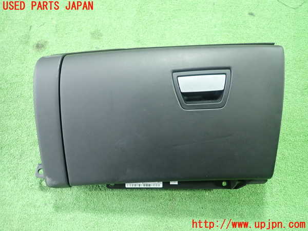 5UPJ-21427516]マセラティ・ギブリ(MG30B)グローブボックス1 中古_m0001.jpg