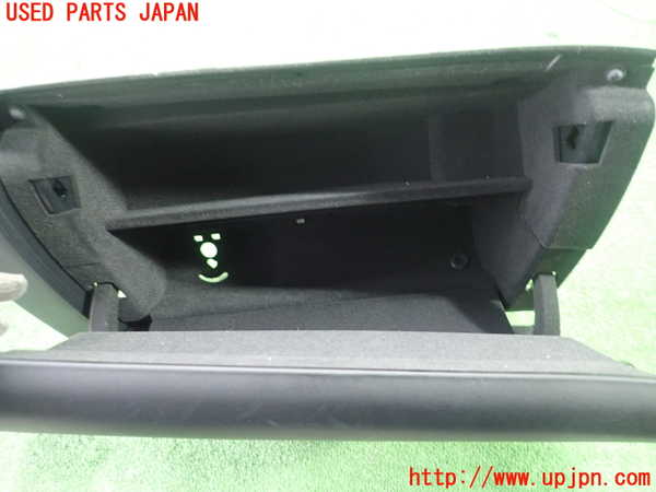 5UPJ-21427516]マセラティ・ギブリ(MG30B)グローブボックス1 中古_m0002.jpg
