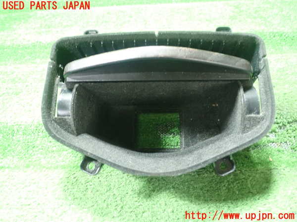 5UPJ-21427841]マセラティ・ギブリ(MG30B)小物入れ1 中古_m0002.jpg