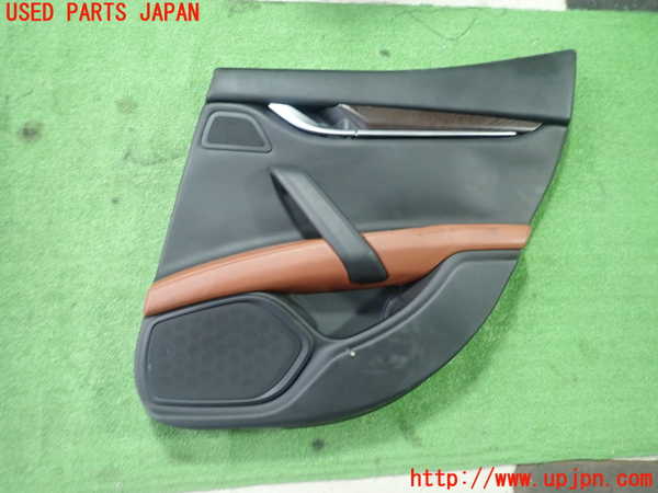 5UPJ-21421294]マセラティ・ギブリ(MG30B)右後ドア内張り 中古_m0001.jpg