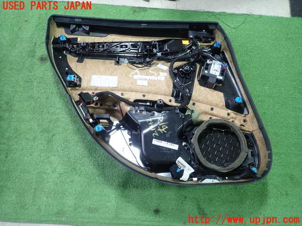 5UPJ-21421294]マセラティ・ギブリ(MG30B)右後ドア内張り 中古_m0004.jpg