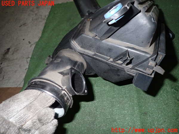 5UPJ-21452560]ポルシェ・ボクスター(98665)エアクリーナーボックス 中古_m0003.jpg