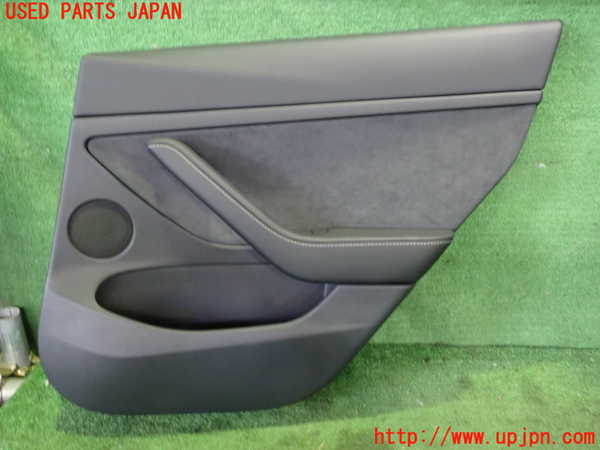 2UPJ-21471294]テスラ・モデル 3(3L13T)右後ドア内張り 中古_m0001.jpg