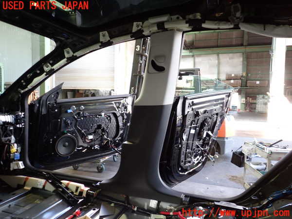 2UPJ-21477665]テスラ・モデル 3(3L13T)右センターピラートリム 中古_m0001.jpg