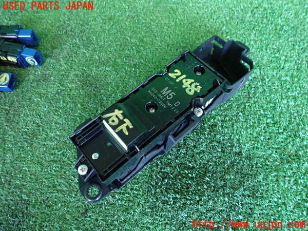 2UPJ-21486240]ハリアー ハイブリッド(AXUH80)右前パワーウィンドウスイッチ 中古_m0002.jpg